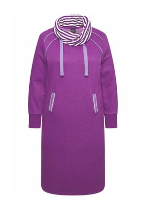 Paarse sweatshirt jurk met een gestreepte col, lange mouwen en voorzakken. Gemaakt van zachte stof met contrasterende afwerking.