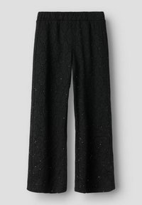 Czarne spodnie o szerokich nogawkach wykonane z teksturowanej tkaniny z diamentowym wzorem, z małymi, błyszczącymi akcentami. Elastyczny pas dla lepszego dopasowania.
