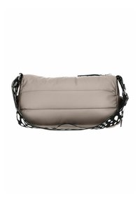 Sac rembourré beige clair avec une bandoulière à pois noirs et blancs. Le design est rectangulaire avec une texture lisse et une fermeture éclair.