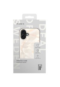 iPhone 16-cover med et design af rosenperlemarmor, der har en slank profil, beskyttende design og er lavet af genanvendte materialer.