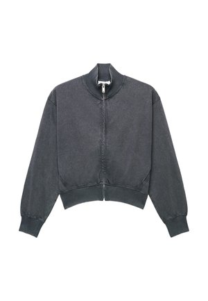 Felpa corta con zip color grigio scuro, con collo, polsini e fascia in vita a coste, presentata su uno sfondo bianco uniforme.