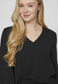 VILA MIT V-AUSSCHNITT - Långärmad tröja - black beauty