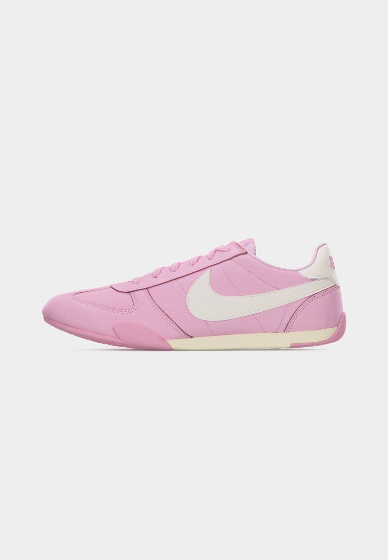 Nike Sportswear SPRINT SISTER 2026 - Tenisky - pink foam/sail