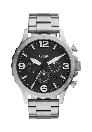 Fossil Chronograph aus Edelstahl mit schwarzem Zifferblatt, großen weißen Zahlen, drei Unterzifferblättern, Datumsfenster und Metallgliederarmband.