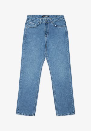 Svijetloplave traperice s ravnim krojem, pet džepova i patentnim zatvaračem. Tkanina ima suptilan uzorak s vidljivim šavovima.