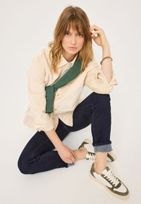 Tamaris Tenisky - olive