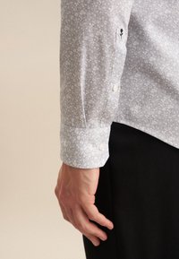 Seidensticker SHAPED - Overhemd - grey