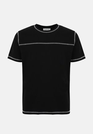 T-shirt nera a maniche corte con scollo tondo, rifinita da cuciture doppie bianche a contrasto su petto, maniche, colletto e orlo.
