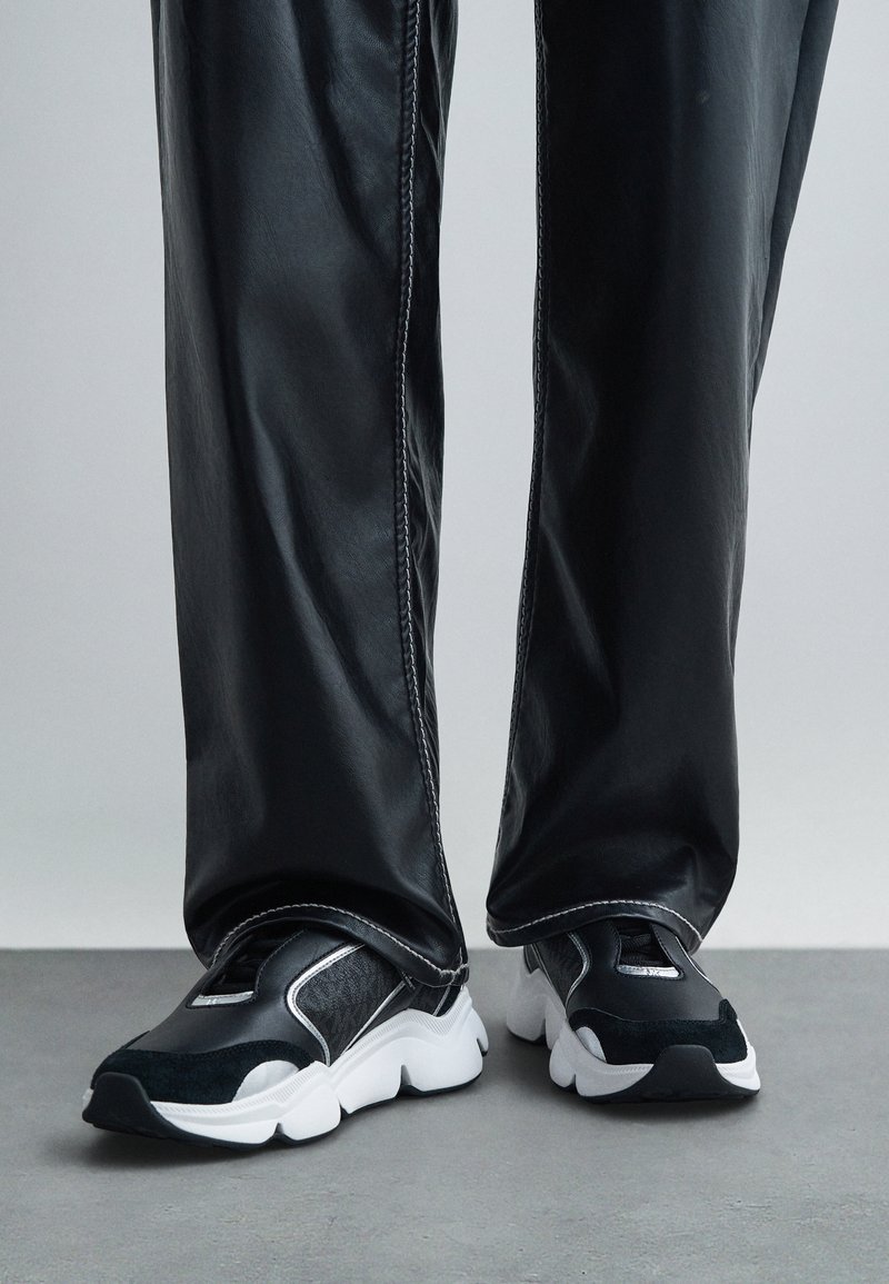 MICHAEL Michael Kors RENNY - Trainers - black