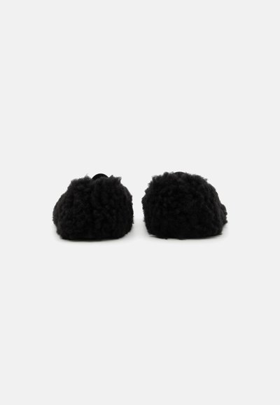 CHIARA FERRAGNI Ballerine con cinturino - black