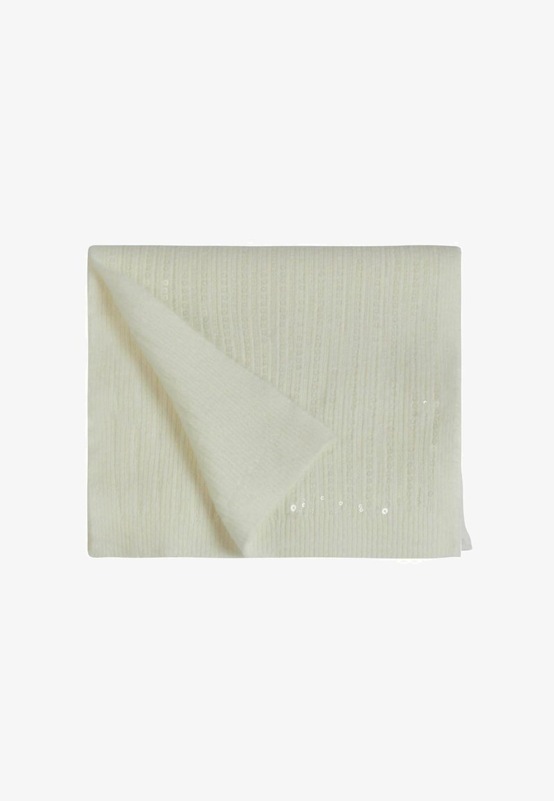 Sciarpa a costine di colore crema, piegata, con un angolo leggermente rovesciato che mostra delle sottili paillettes luccicanti sul tessuto.