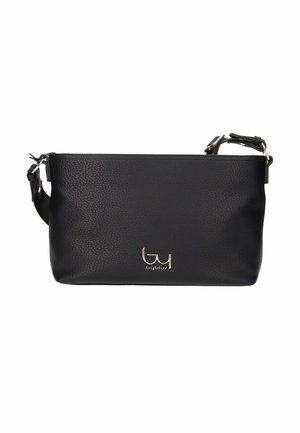 Borsa a tracolla in pelle nera testurizzata con tracolla regolabile e logo dorato "byblos" al centro sul davanti.