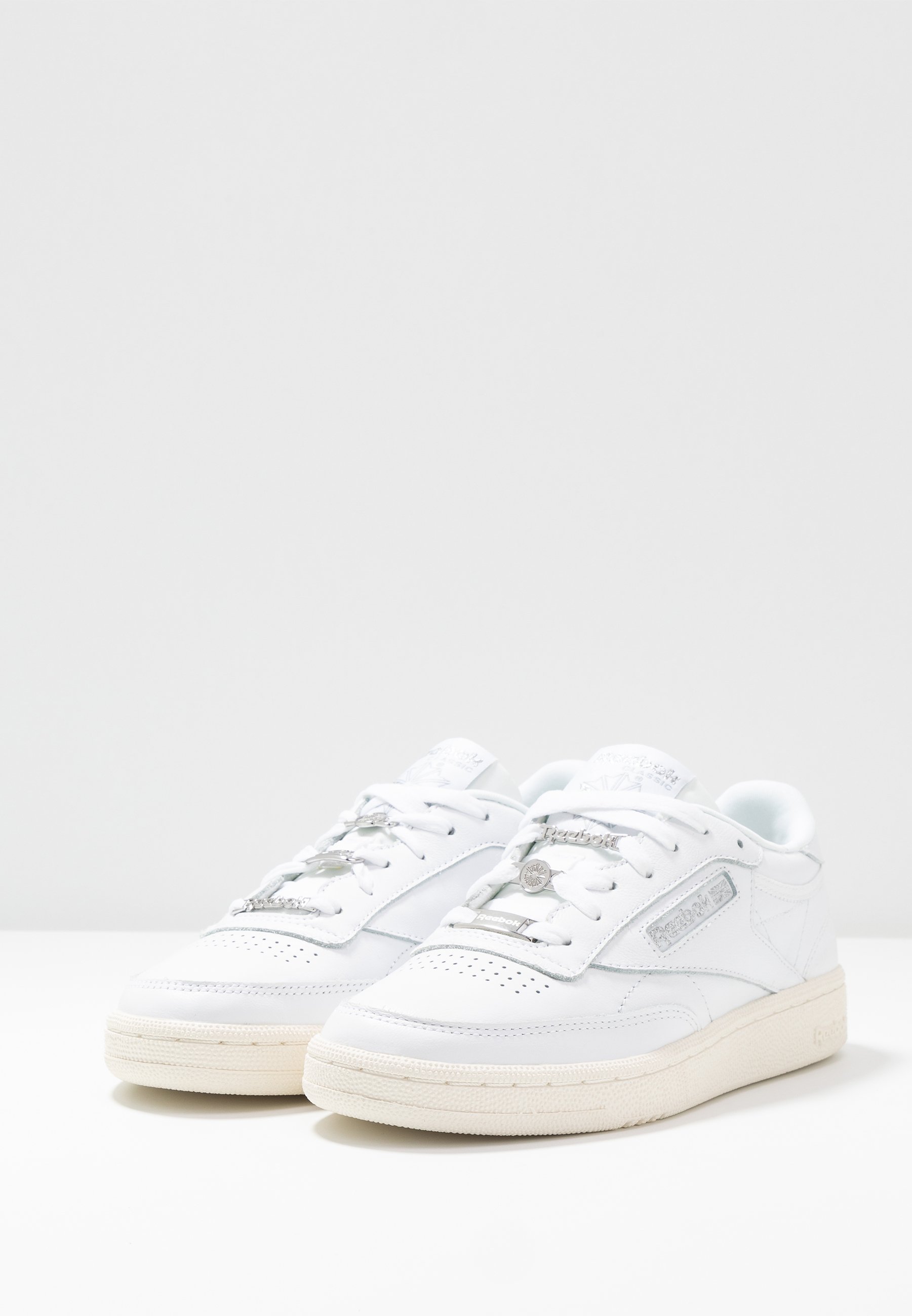 Reebok Classic CLUB C 85 Joggesko whitesilver metallic Reebok Classic Joggesko whitesilver metallic Zalando.no