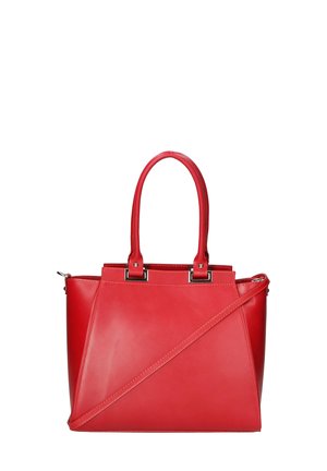 Sac à main en cuir rouge avec deux poignées supérieures, une bandoulière amovible et des finitions en métal argenté. Présente un design élégant et angulaire.