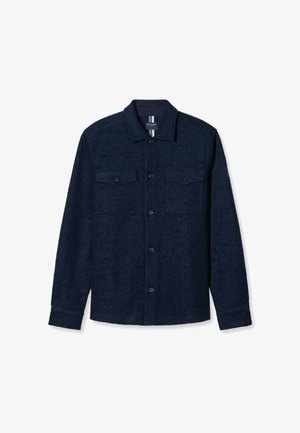 Marineblaue Flanellhemd mit knöpfbarem Frontverschluss, zwei Brusttaschen und langen Ärmeln. Weicher Stoff mit klassischem Design und minimaler Detailgestaltung.