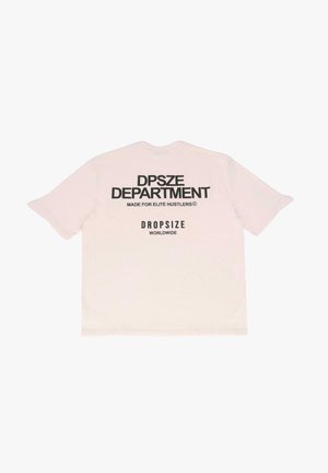 Oversized kortærmet t-shirt i lyserød bomuld med fed sort tekst på ryggen: "DPSZE DEPARTMENT" og "DROPSIZE WORLDWIDE."