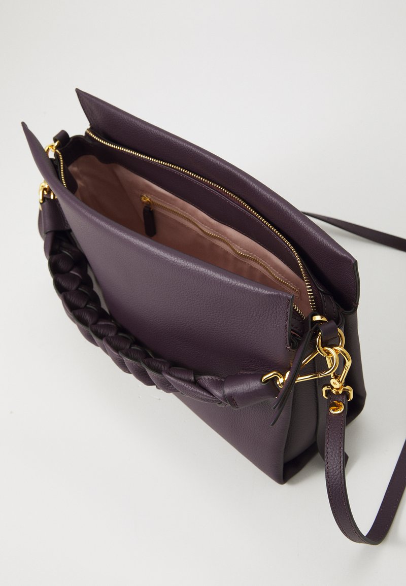 Sac à épaule Double COCCINELLE Boheme Grana - Taille M, Couleur Prune/Ribes - Cuir Véritable Italien