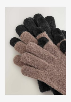 Juodai ir šviesiai rudos spalvos vilnonių pirštinių. Juodieji turi lygią tekstūrą, o rudi - minkštą, pūkuotą apdailą.