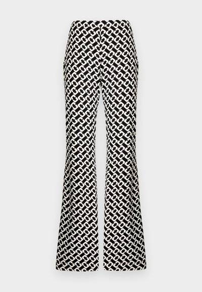 Mustvalged mustriga laiade säärtega püksid geomeetrilise disainiga, mis on sileda tekstuuriga ja kõrge värvliga, ulatudes põrandani.