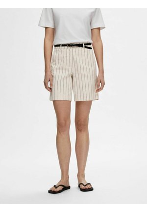 SHORTS NADELSTREIFEN - Shortsit - sandshell