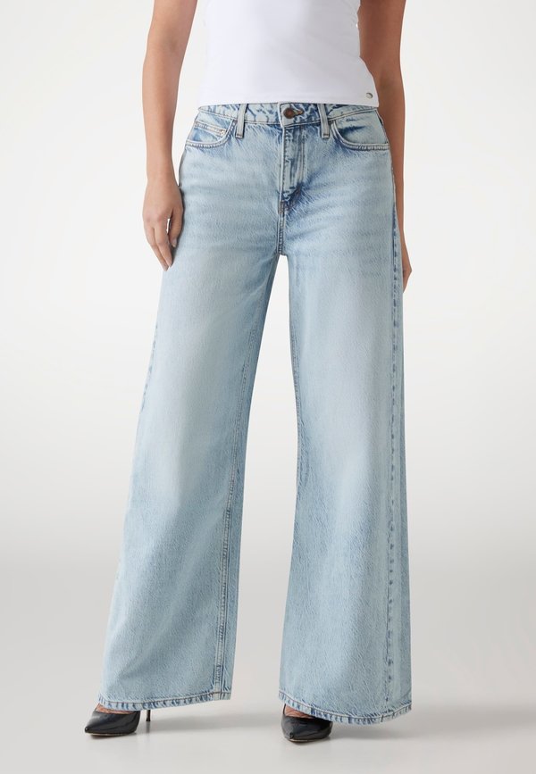 BELLFLOWER WIDE LEG  - Flared Jeans - himmelblau