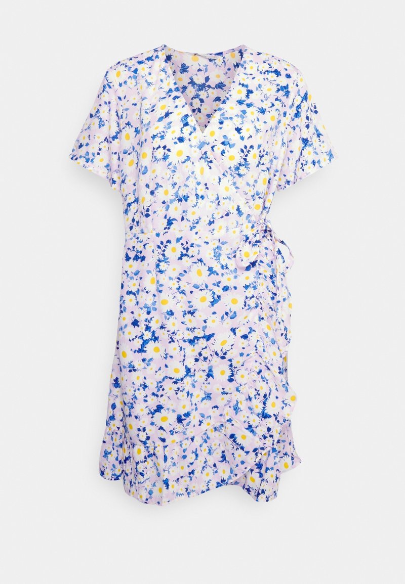 Robe portefeuille à manches courtes, longueur genou, avec motif floral bleu et jaune et lien sur le côté sur tissu lavande clair.