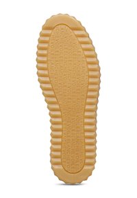 Suola di scarpa con bordi profondi e scanalati, centro testurizzato che ripete il motivo testuale "BLANCHEVOILE", materiale in gomma beige, isolata su sfondo bianco.