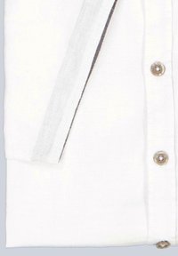 Weißes Hemd mit Knöpfen aus Leinen und strukturierter Oberfläche. Es hat Frontknöpfe und einen umgeschlagenen Kragen. Minimalistisches Design.
