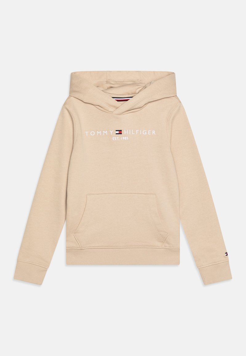 Sweat à capuche beige Tommy Hilfiger avec poche avant, logo et texte "TOMMY HILFIGER EST. 1985" sur la poitrine, et petit logo sur le poignet de la manche gauche.
