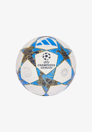 Pallone da calcio bianco con accenti blu e oro, caratterizzato da un motivo a stelle, il logo della UEFA Champions League e illustrazioni dettagliate di pesci e sole.