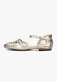 Metaalachtige gouden ballet flats met een ronde neus, kruislings ontwerp voor de banden, enkelband en uitsparingen in de hiel voor ademend vermogen.
