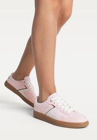 Stradivarius - Baskets basses - pink Image miniature 1