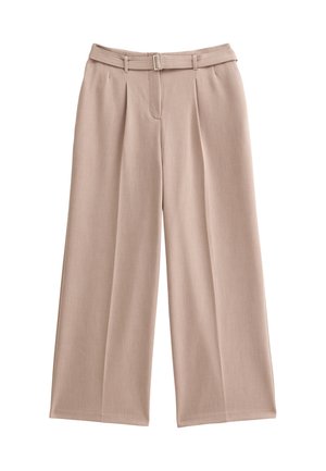 Pantalones ancho de color beige con acabado texturizado, que presentan una cintura ceñida con cinturón, pliegues y una silueta recta. Tela suave, diseño casual.