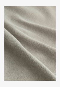 Kijelölve, black neutral brown