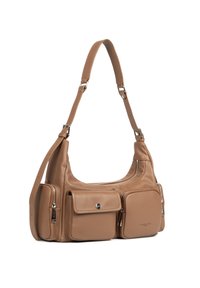 Borsa a spalla in pelle marrone con una forma curva, due tasche frontali con zip e una tracolla regolabile. Presenta dettagli in metallo di colore argento.