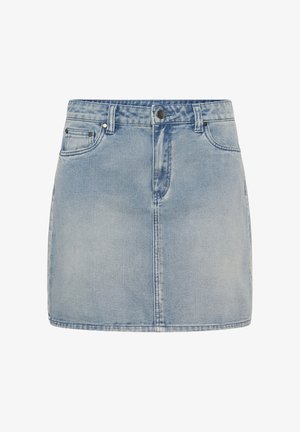 Minifalda de mezclilla azul claro con cierre frontal de botones y cremallera, pasadores para cinturón y dos bolsillos delanteros.