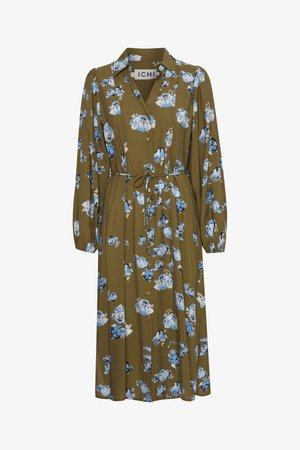 Blumenkleid in Olivgrün mit blauen Rosen, durchgehende Knopfleiste, lange Ärmel und verstellbare Kordel in der Taille. Aus weichem, leichtem Stoff.