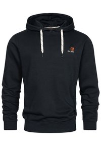 Mørkeblå hættetrøje lavet af bomuld, med en stripet snore, ribbede manchetter og et lille orange logo med "Est. 1993" på brystet.