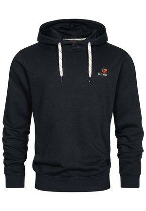 Donkerblauwe hoodie van katoen, met een gestreepte trekkoord, ribbelboorden en een klein oranje logo met "Est. 1993" op de borst.