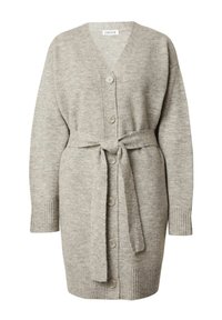 Grijze gebreide cardigan met een V-hals, knoopsluiting, geribde manchetten en een stoffen riem in de taille. Zachte textuur en medium lengte.