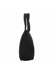 Bolso tote acolchado negro con dos asas, que presenta una textura suave y un patrón de diamantes. Diseño ligero adecuado para uso casual.