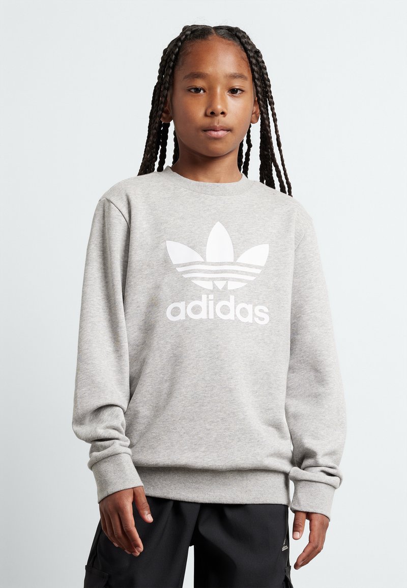 adidas Originals - TREFOIL CREW-JUNIOR - Bluză de molton - medium grey heather, Extindeți