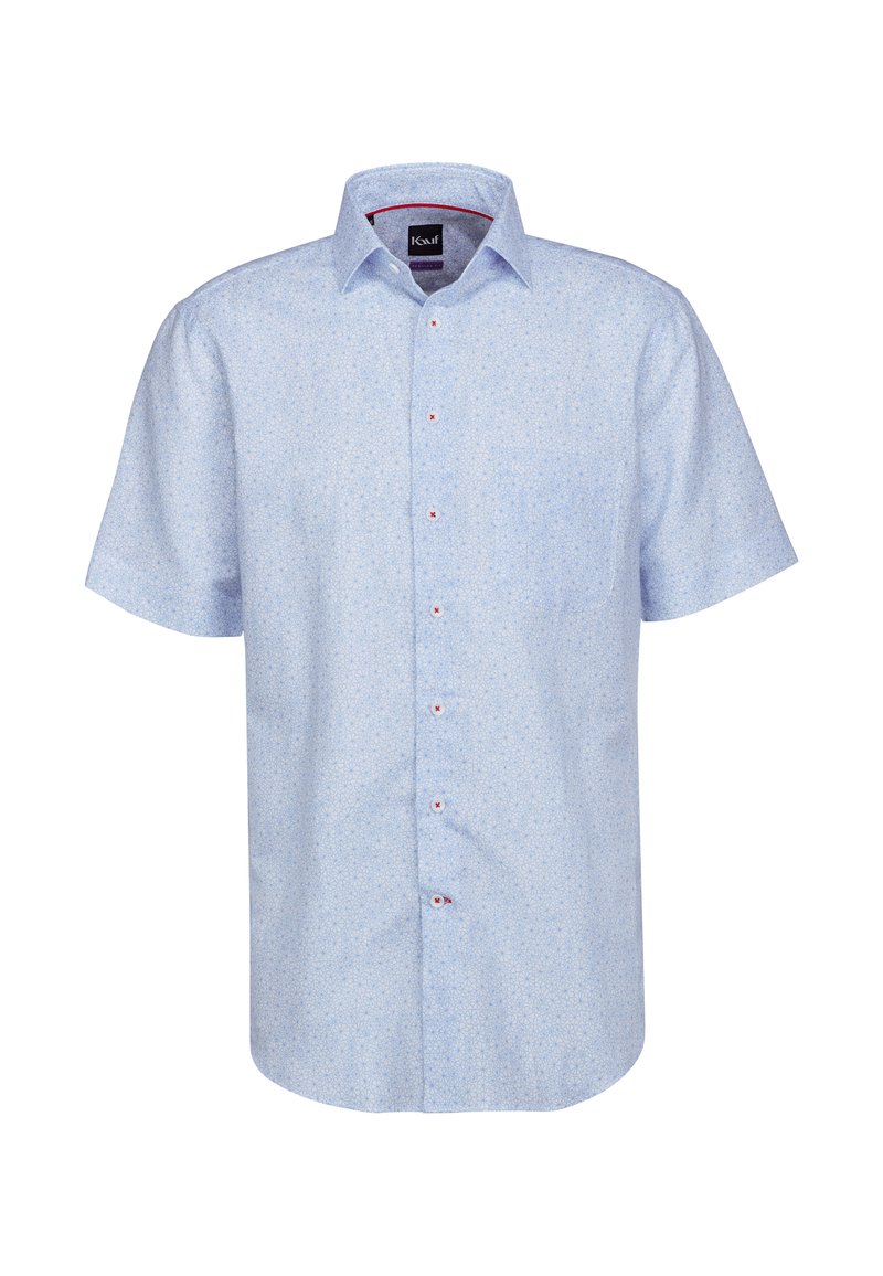 Camicia a maniche corte con bottoni di colore azzurro chiaro, caratterizzata da un sottile motivo floreale. Presenta dettagli dei bottoni in rosso e un colletto classico. Tessuto in misto cotone.