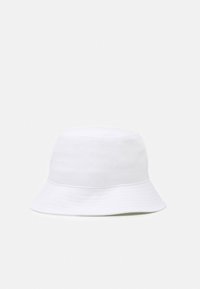 Tommy Jeans FLAG BUCKET HAT - Klobúk - white