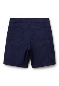 Shorts de algodón azul marino con dos bolsillos traseros; presentan una cinturilla plana y costuras cosidas; textura ligera y diseño casual.