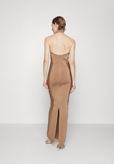 Hervé Léger LAW ROACH RIBBON EMBROIDERED HALTER GOWN - Alkalmi viselet - honey