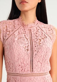 Bardot Robe de soirée - pink