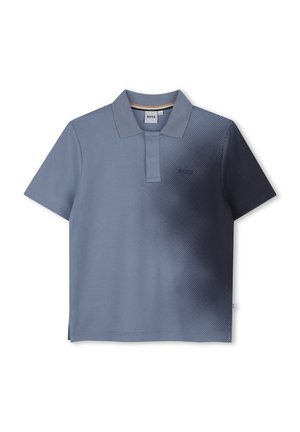 Polo met korte mouwen in blauw met een donkerblauw verloop stippenpatroon aan de rechterkant en een klein "BOSS" logo op de borst.