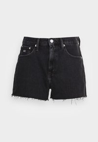 Pantalones cortos de mezclilla negros con una cintura alta, dobladillo deshilachado y costuras en contraste. Presenta dos bolsillos frontales y una etiqueta de logo en el bolsillo izquierdo.