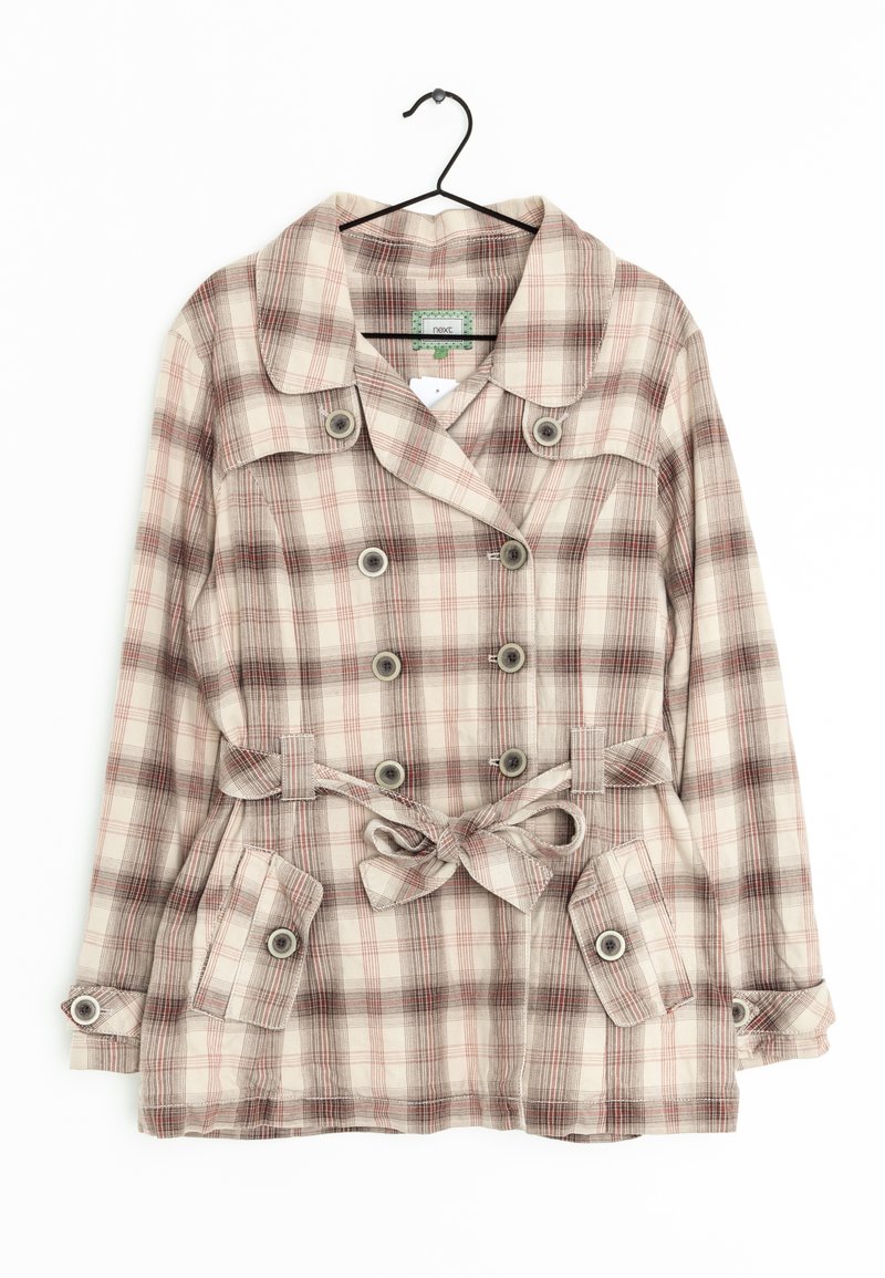 Rutet frakke i beige, brun og maroon. Har et dobbeltbrystet design, store knapper, et bælte og sidelommer. Lavet af blødt materiale.